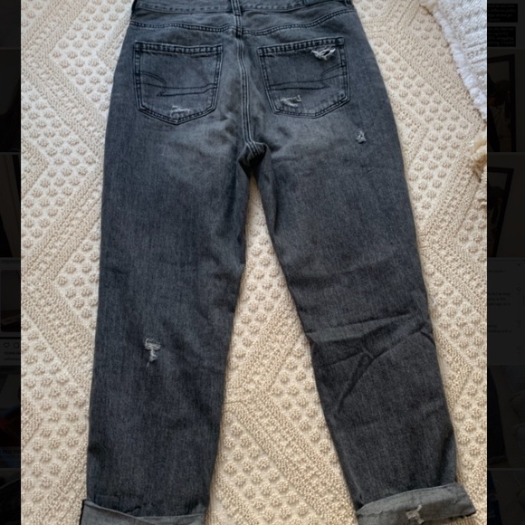 American Eagle Ripped Mom Jean - Picture 3 of 4